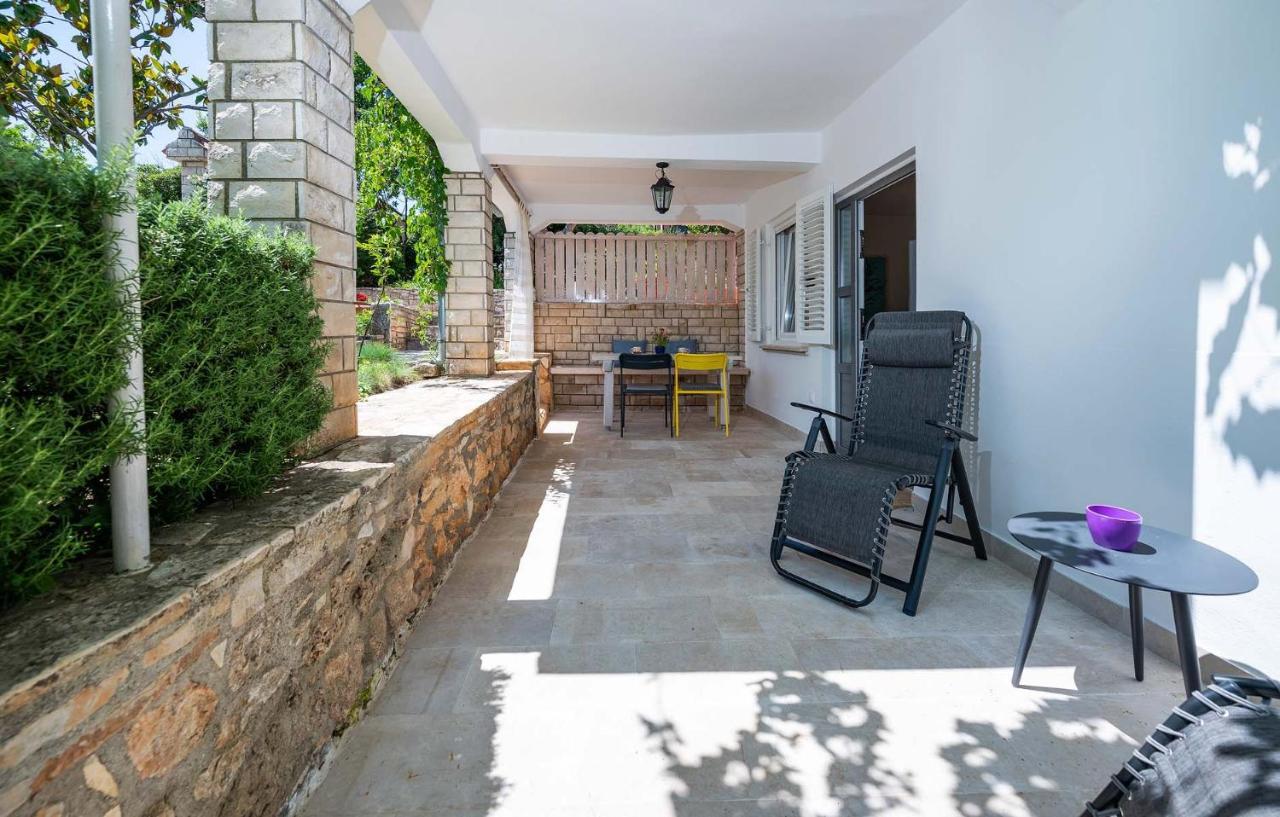 Apartments Pimpinella Premantura Exterior photo
