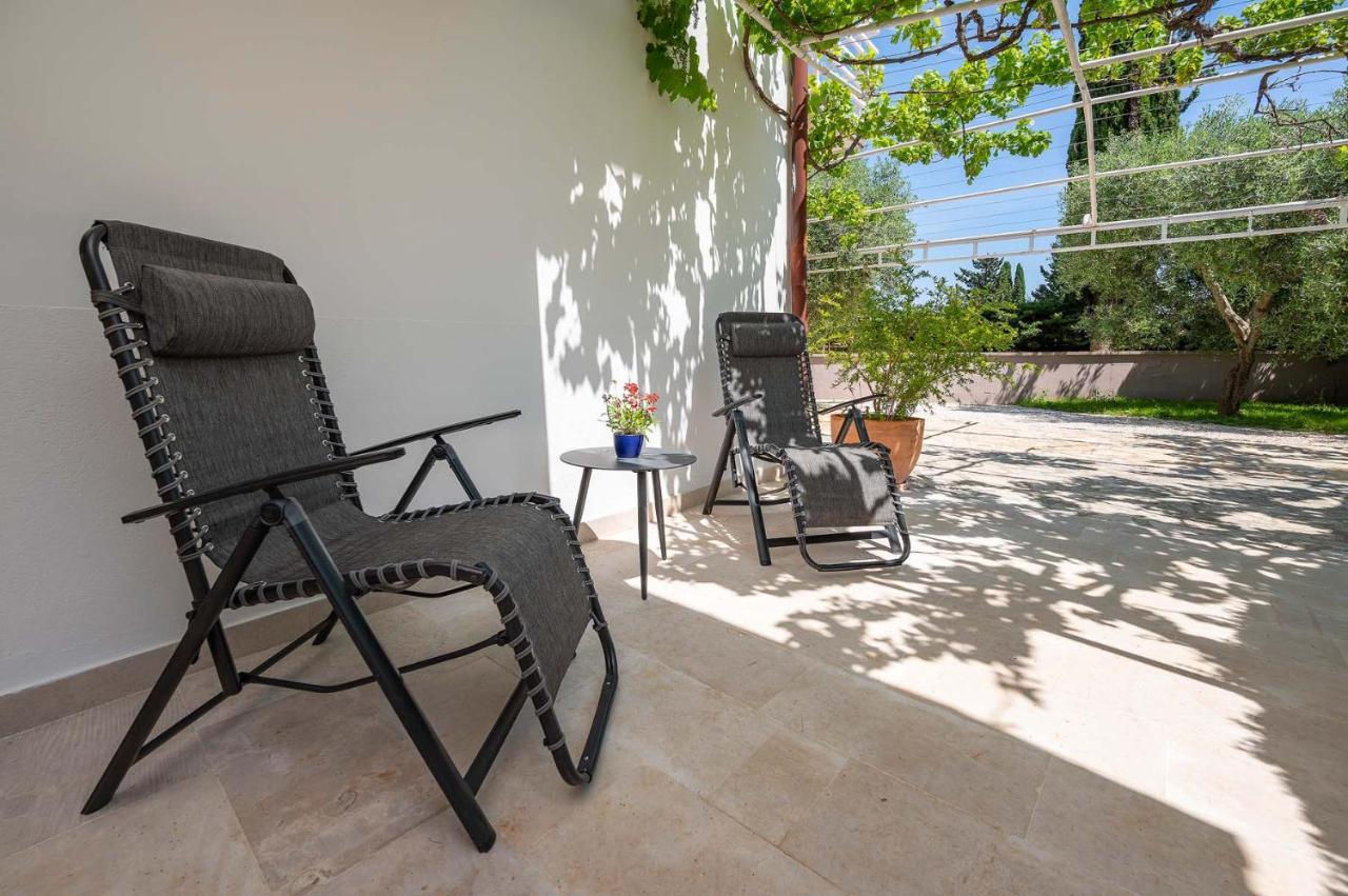 Apartments Pimpinella Premantura Exterior photo