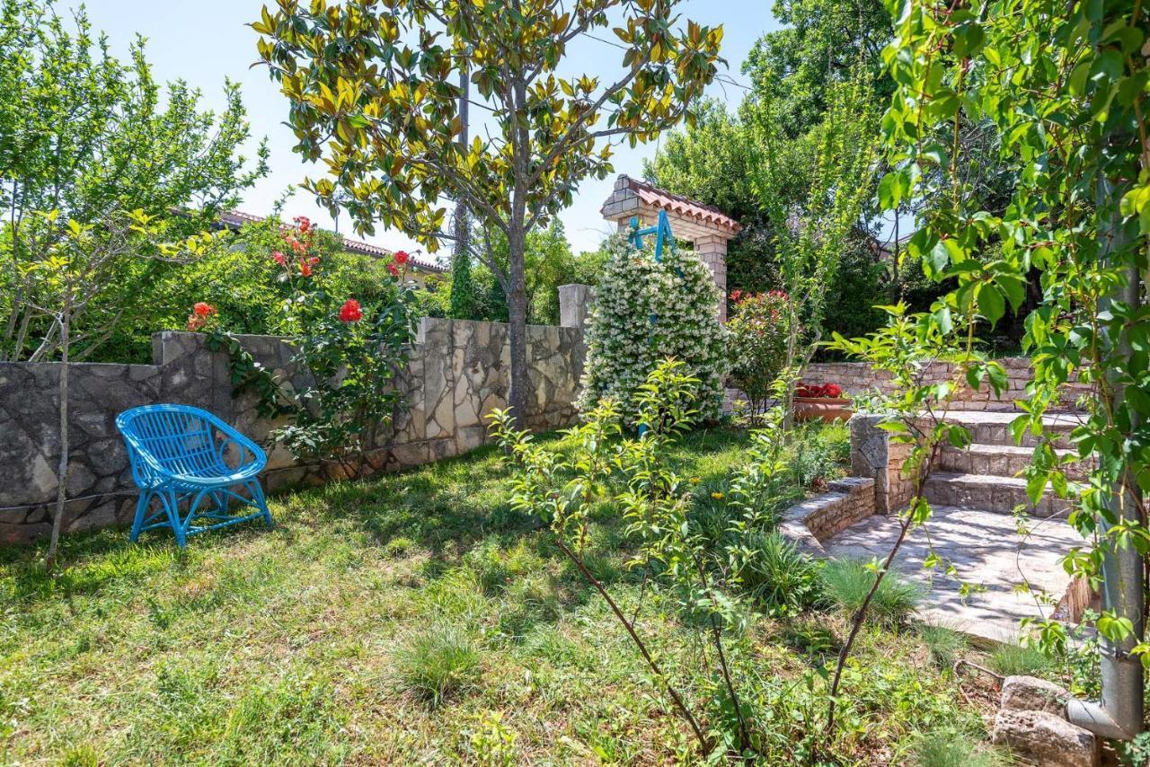 Apartments Pimpinella Premantura Exterior photo